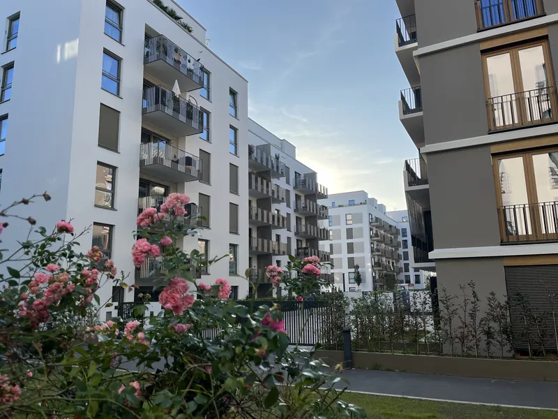 Neues 2-Zimmer-Apartment  im 4.OG mit Balkon (SüdWest) in Friedrichshain (Nähe Alexanderplatz) — photo 1